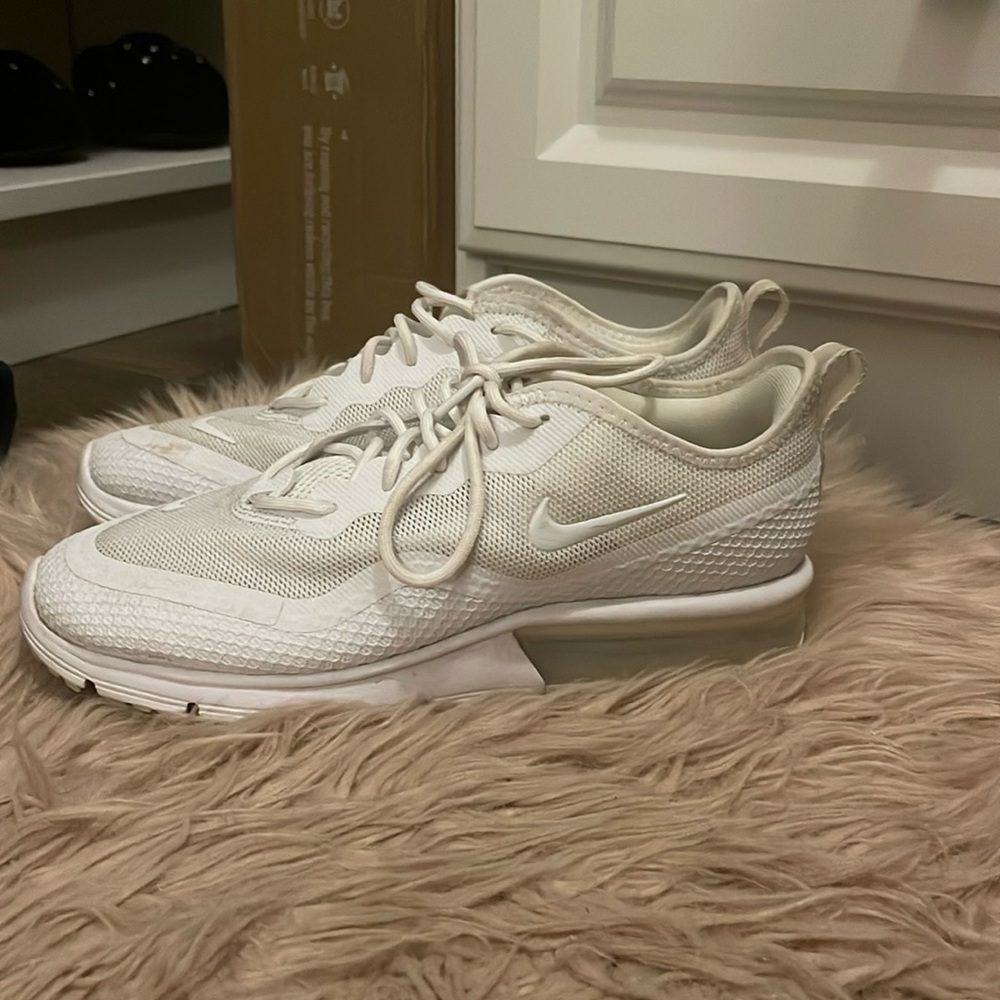 Nike air maxes